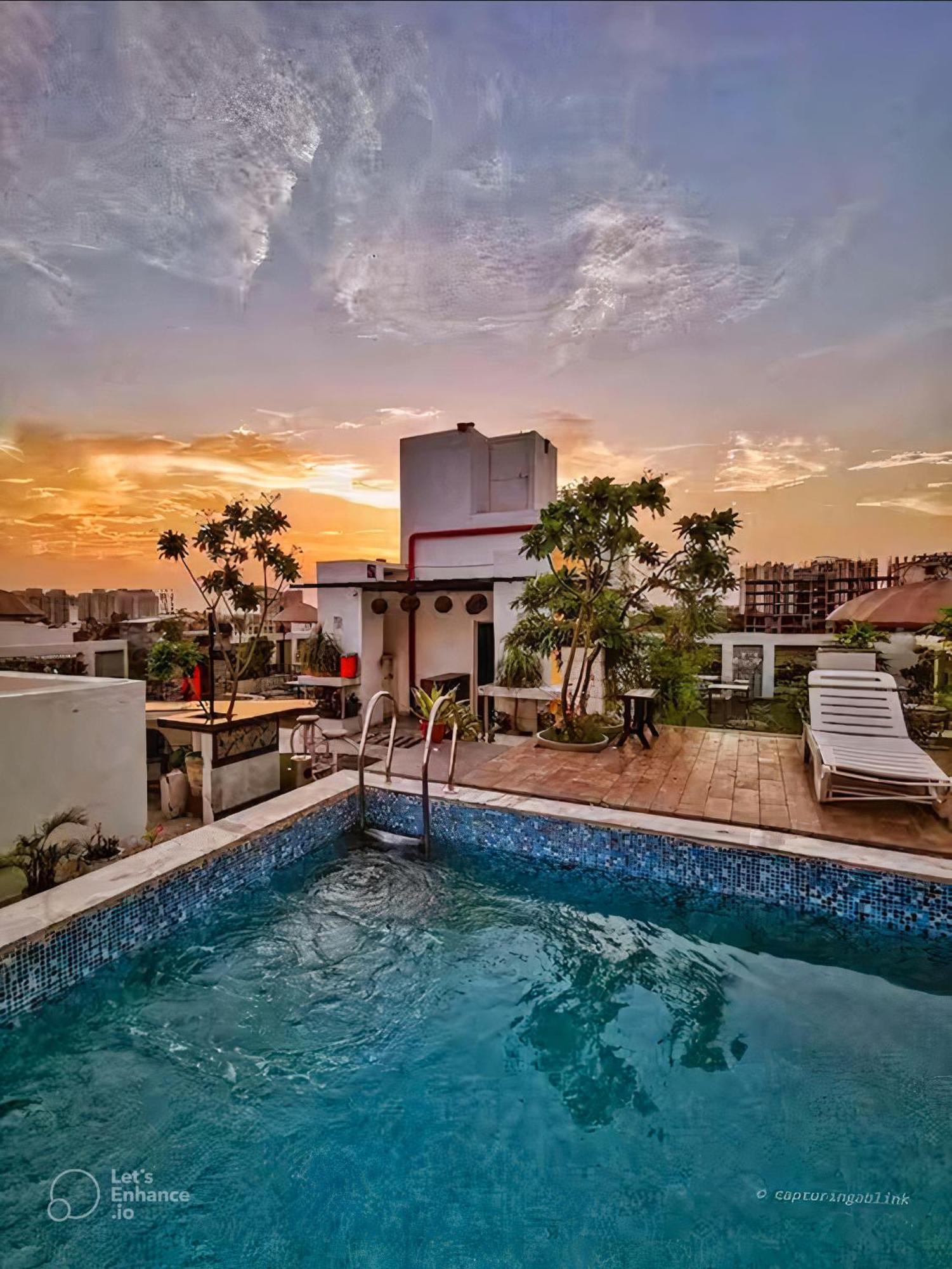 Hotel Sahibs The Lighthouse Agra  Exterior photo
